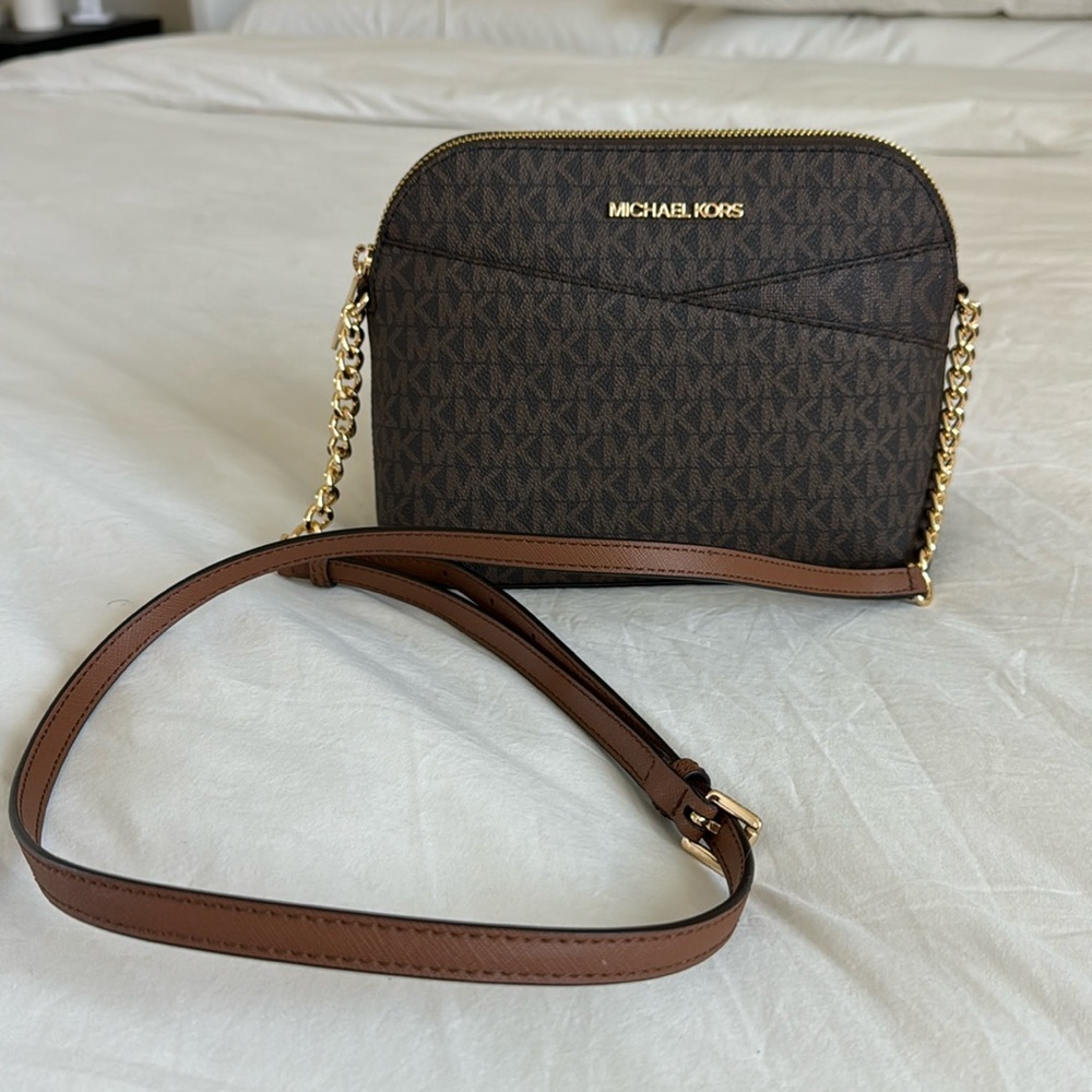 Michael Kors Jet Set Dome Bag